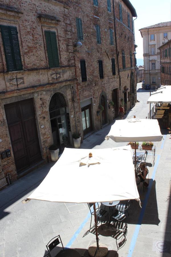 Palazzo Bufalari Appartamento In Centro Storico Città della Pieve Exterior foto